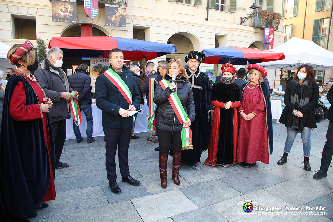 VBS_5852 - 10.ma Fiera Nazionale del Tartufo e Fiera dei Santi.jpg